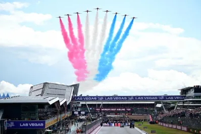 Escándalo en la Fórmula 1: youtubers dañaron un coche de colección en Silverstone y fueron arrestados
