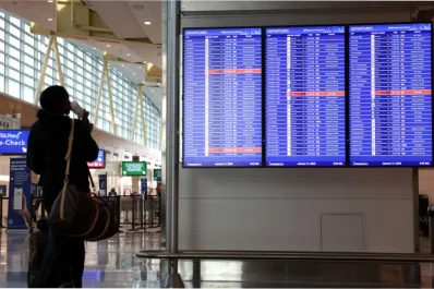 Paro de controladores aéreos: demoras, reprogramaciones y malestar de la gente en los vuelos con destino a Tucumán