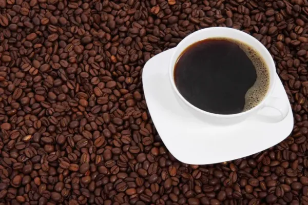 Tomar café en ayunas: por qué los expertos advierten que puede ser un error común