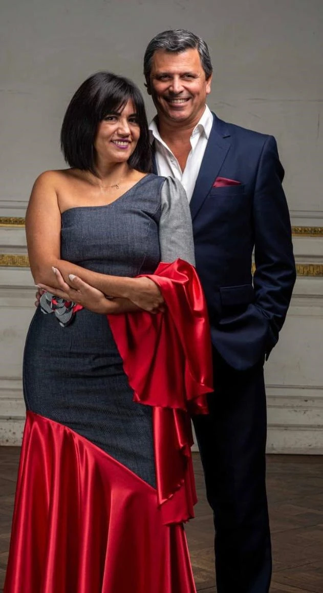 DÚO CON PROYECCIÓN. Actúan Noralía Villafañe y Santiago Cornet.