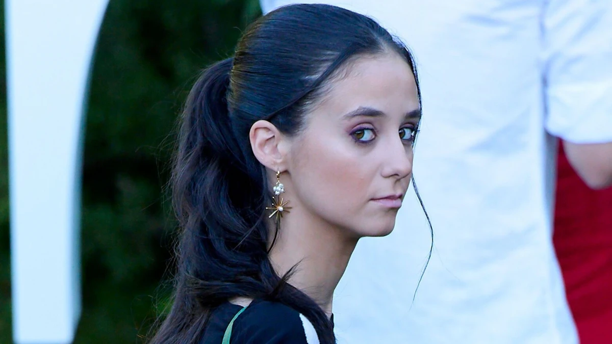 Victoria Federica disfruta de unas vacaciones de lujo en Ibiza a bordo de un yate de 8,5 millones… y sin su novio