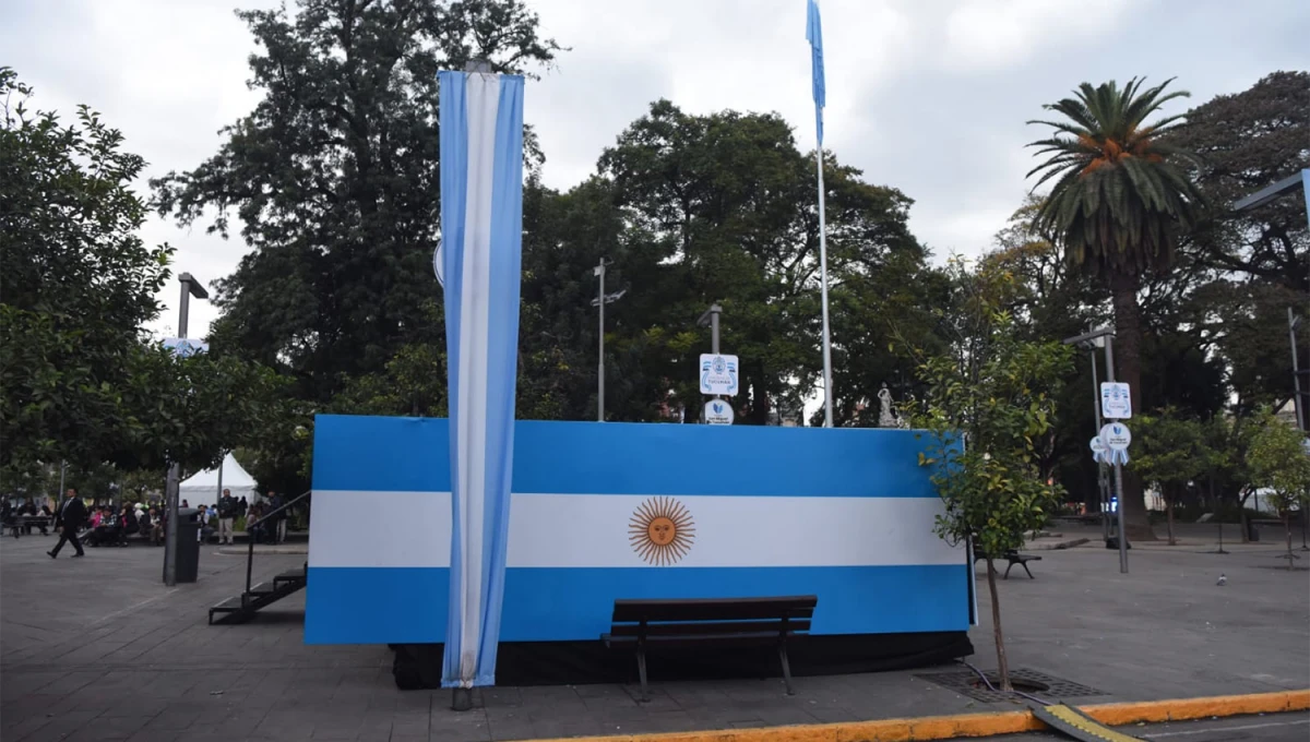 ACTOS. Debido a los festejos, se anunció el corte de calles alrededor de la plaza Independencia y del parque 9 de julio.