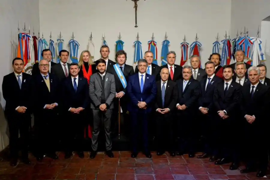 EL AÑO PASADO. Milei se reunió con los gobernadores en Tucumán, en ocasión del “Pacto de Mayo”.