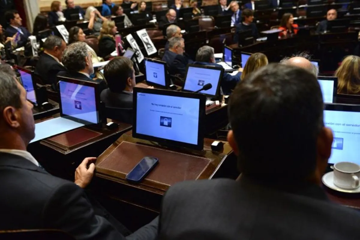 Desconectaron los servidores del Senado justo antes de votar el aumento a jubilados: no habrá acta digital de la sesión