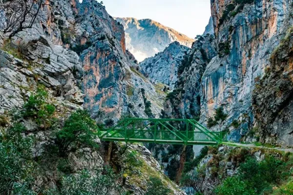Ruta del Cares: la garganta más espectacular de los Picos de Europa que enamora a los senderistas