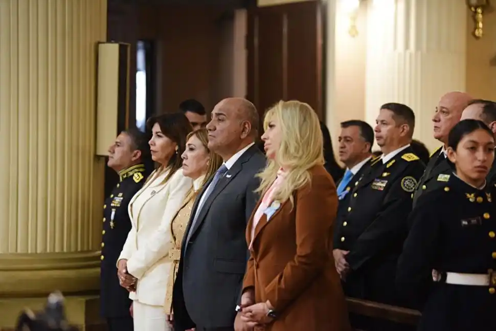 JUNTO A LOS SENADORES. Chahla, con Manzur, Ávila y Mendoza.