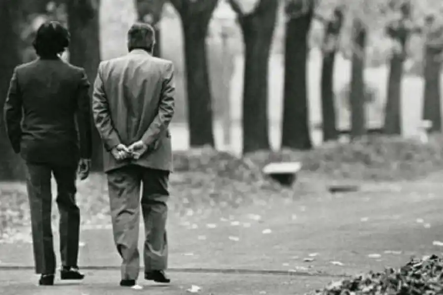 El fotógrafo de Menem reveló la historia real detrás de una escena clave de la serie