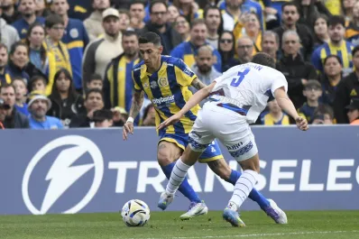 Del festejo al silencio: Di María hizo el gol, se lesionó y Rosario Central lo sufrió en el final