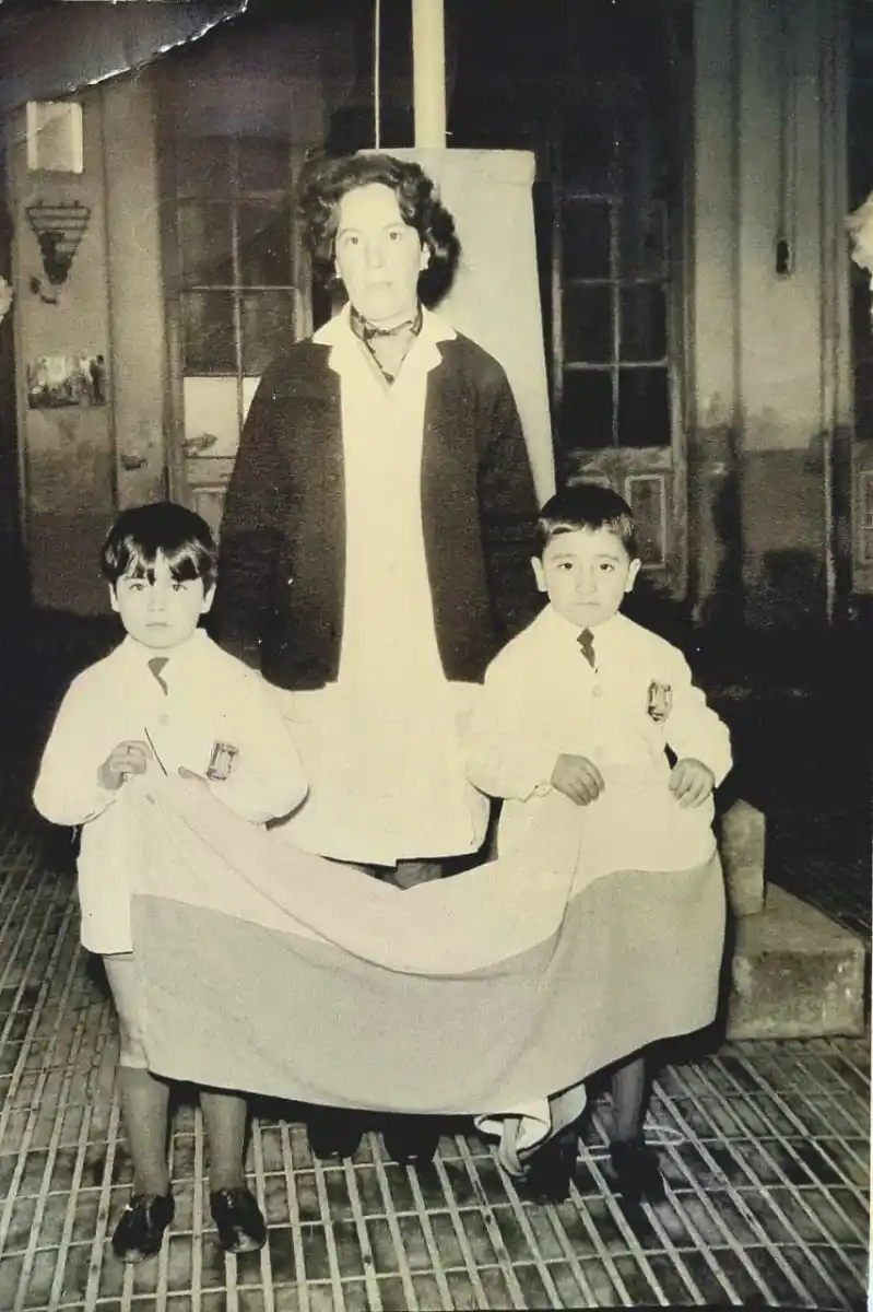 AÑOS. Lencina junto con la señorita Ivonne Rodríguez Anido en 1969.