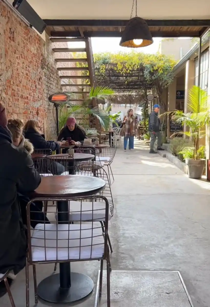 “Pasado pero no pisado”: El universo vintage de Sole Benvenuto