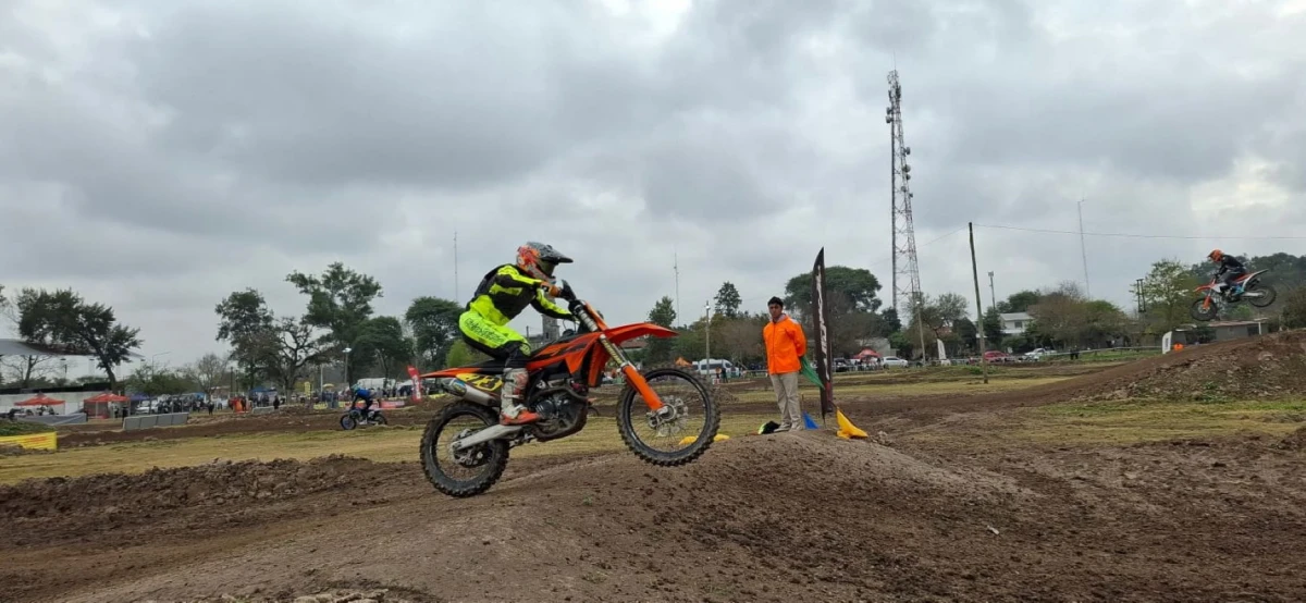 A TODA VELOCIDAD. Tomás Cobos ganó la general y la categoría MX 2. 