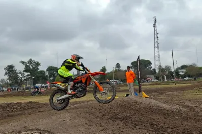 Tomás Cobos festejó en el campeonato Tucumano de motocross