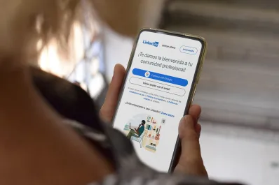LinkedIn enfrenta críticas por acentuar el positivismo tóxico y los liderazgos ficticios