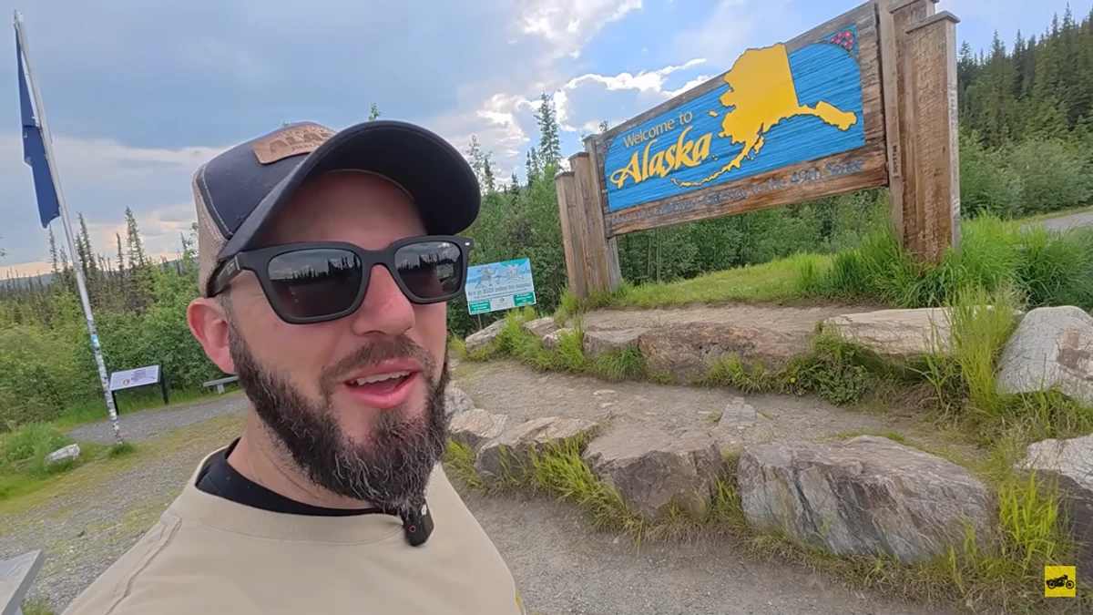 Pablo Imhoff llegó a Alaska luego de cinco años viajando en una Honda C90