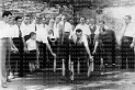 Recuerdos fotográficos: jugando con bolos asturianos