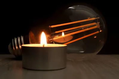 Enel anuncia cortes de luz en 10 comunas de Santiago: revisa los sectores afectados este martes