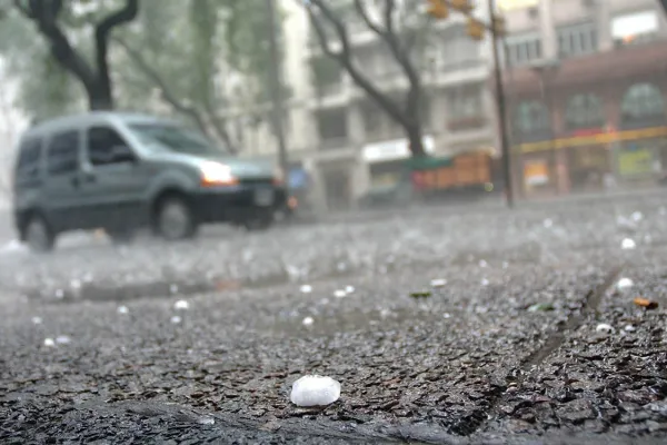 Alerta meteorológica naranja: vientos de hasta 100 km/h y precipitaciones acmuladas de hasta 100 milímetros