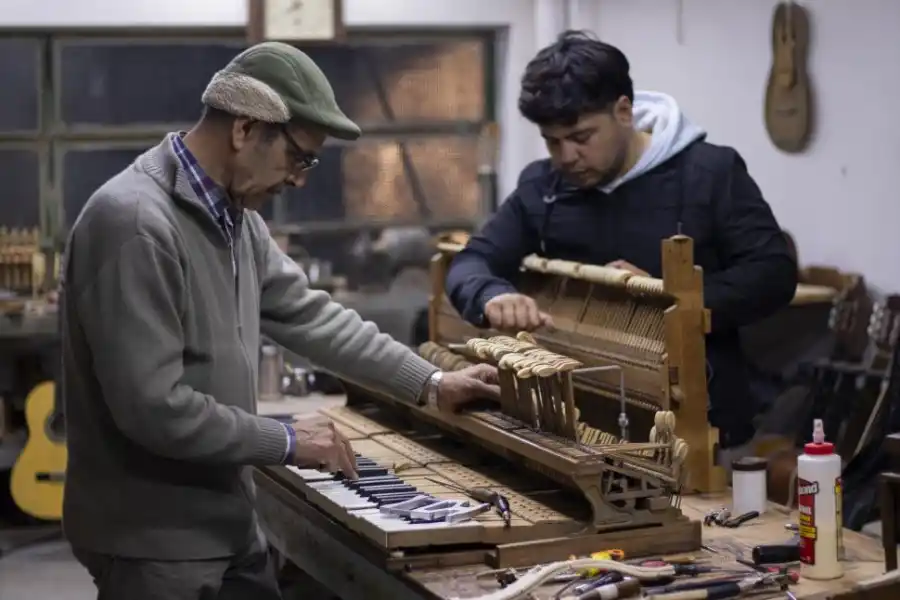 DE GENERACIÓN EN GENERACIÓN. Un oficio que se enseña con amor y dedicación.