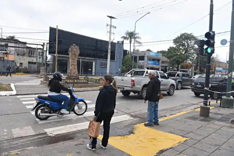 INTELIGENTE. El semáforo se adapta a los distintos niveles de tránsito.