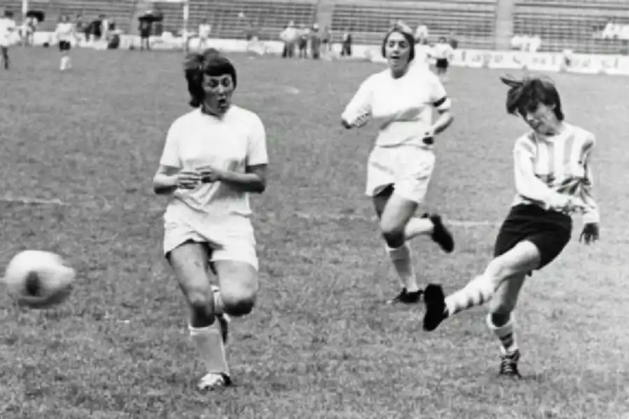 ¿Quién es Elba Selva?: la mujer que le hizo cuatro goles a Inglaterra en el Azteca antes de Maradona