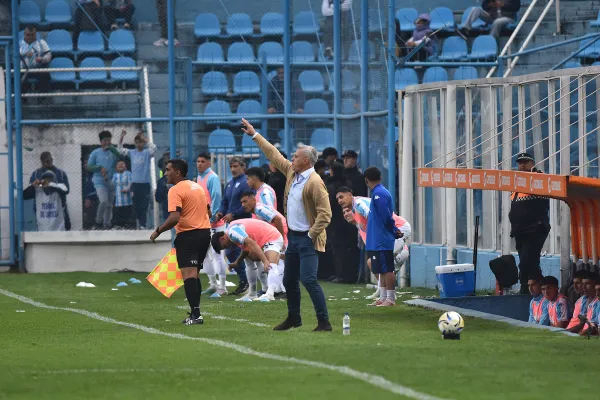 Atlético Tucumán está cerca de cerrar un nuevo refuerzo; Galván y Villa están a disposición