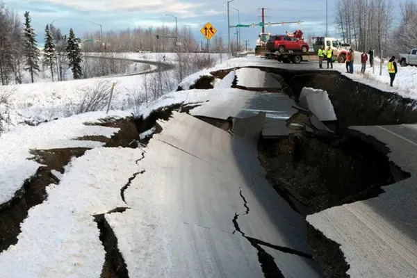 Terremoto de magnitud 7,3 en Alaska: alerta por tsunami