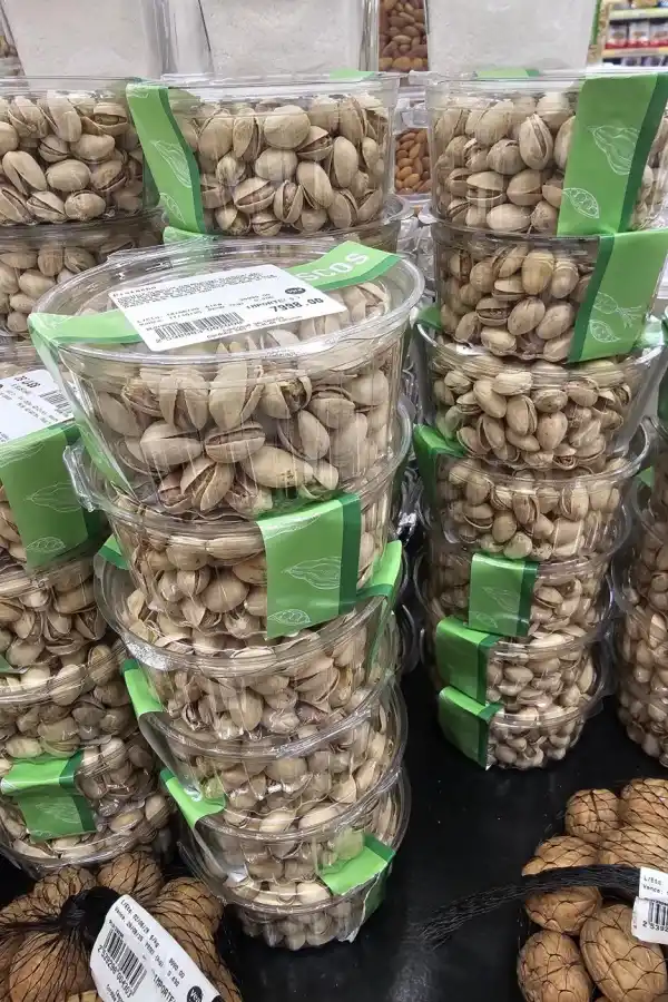 Fiebre por el pistacho: el fruto seco que conquista pastelerías, dietéticas y chocolaterías