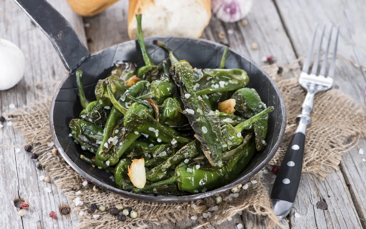 Muchos españoles lo ignoran: cómo cocinar correctamente Pimientos de Padrón