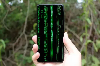 Si ves esto en tu móvil mientras estás de vacaciones, te lo están hackeando: señales de alerta y qué hacer