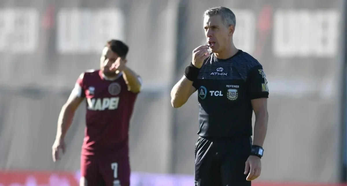 La AFA suspendió provisionalmente a Lautaro Acosta tras sus dichos contra el arbitraje
