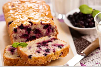 Budín de frutos rojos ultra proteico para quienes entrenan y quieren aumentar masa muscular