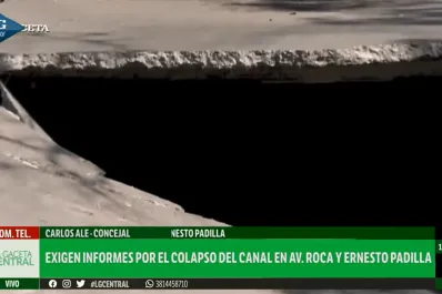 Piden la intervención urgente de la Municipalidad por la losa colapsada en avenida Roca