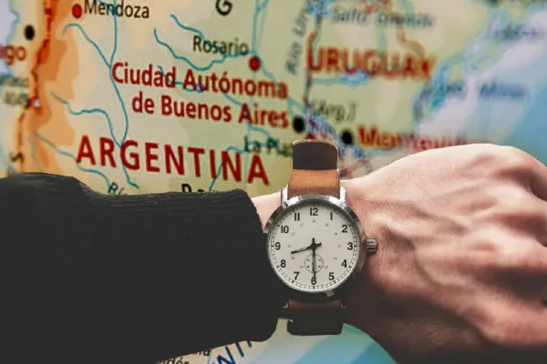 Desde Tucumán, un llamado a repensar el huso horario argentino: “Estamos desfasados con el sol”