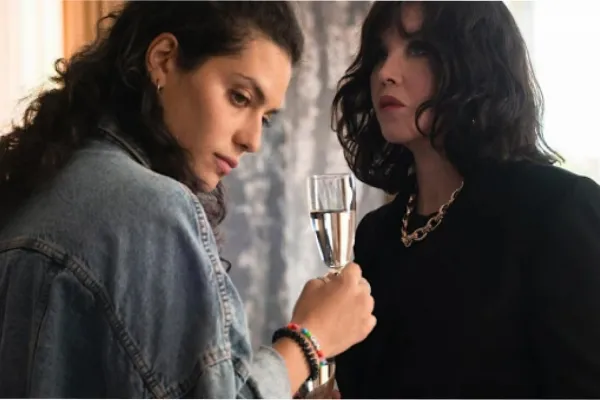 El oscuro estreno de Netflix que todos están viendo: qué es “Sol Negro” y por qué no podés dejar de mirarla