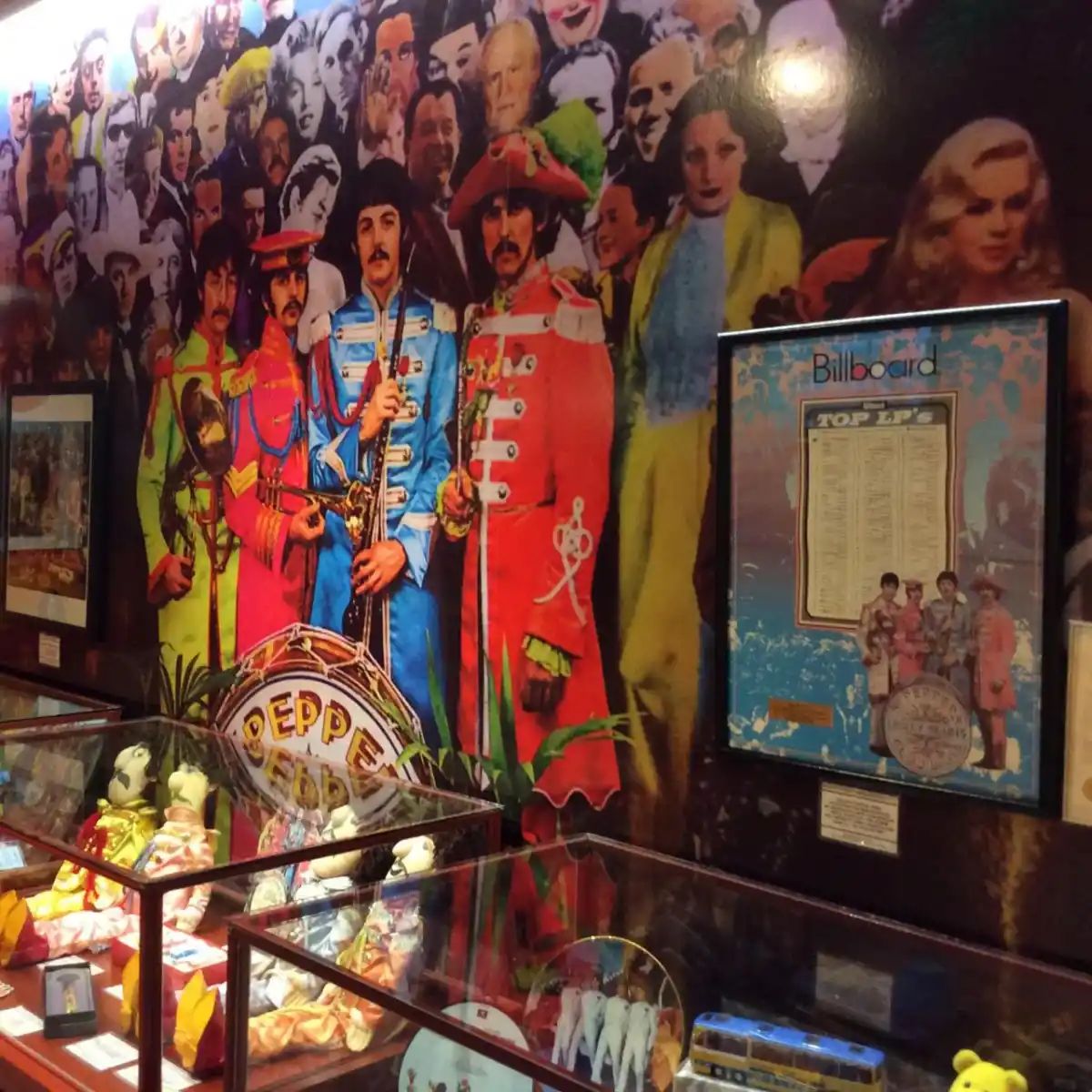 Rodolfo Vázquez: el mayor coleccionista de los Beatles del mundo