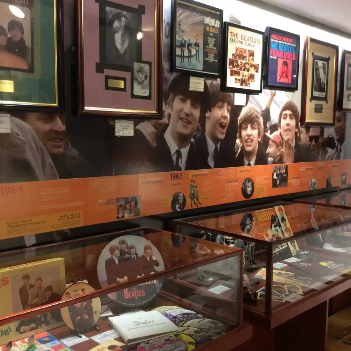 Rodolfo Vázquez: el mayor coleccionista de los Beatles del mundo