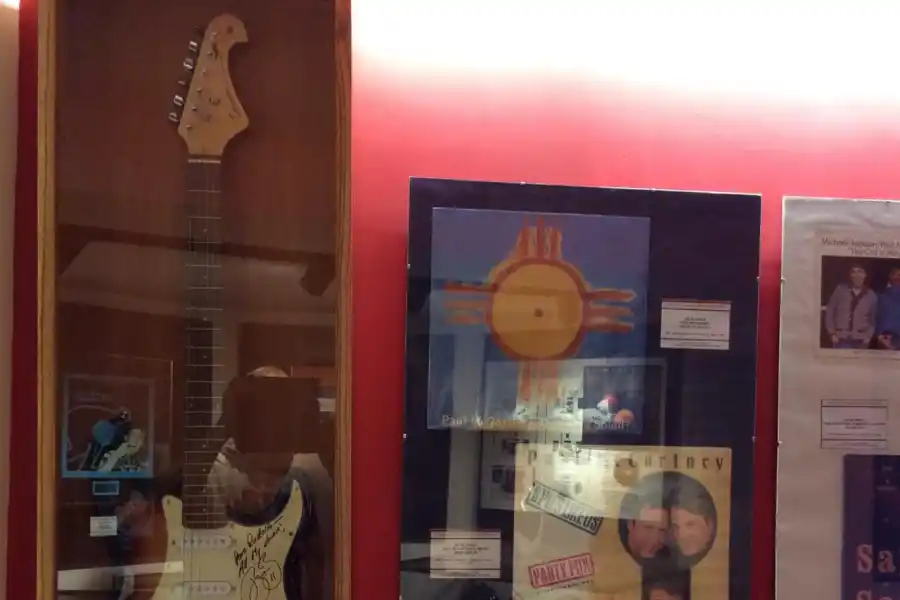 Rodolfo Vázquez: el mayor coleccionista de los Beatles del mundo