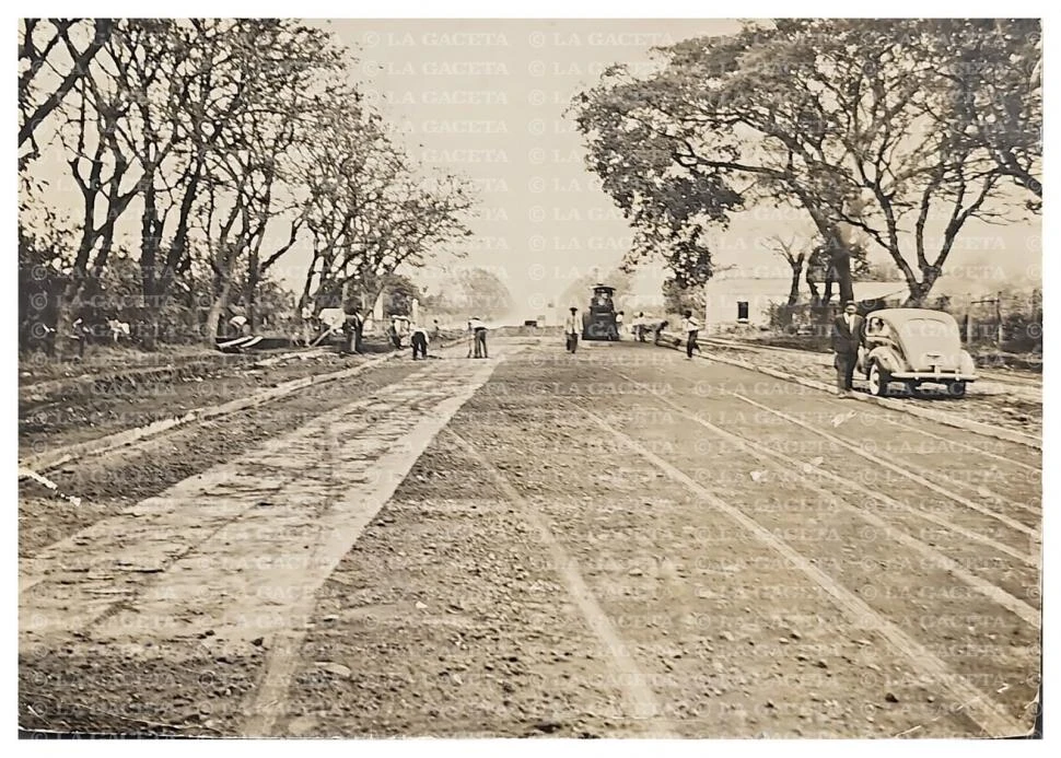 Recuerdos fotográficos: 1939. Camino al cerro: asfalto en la Mate de Luna