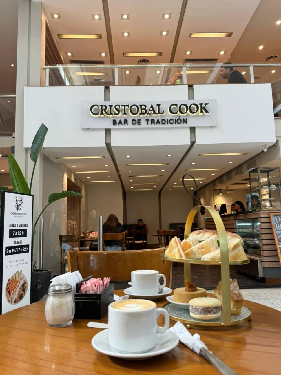 Cristóbal Cook: el bar que fusiona tradición y modernidad en pleno centro tucumano