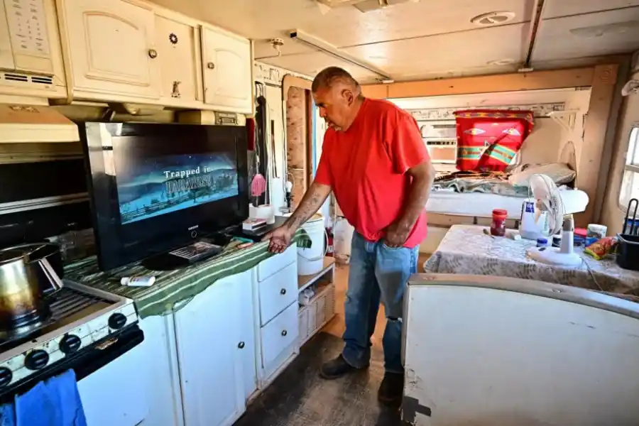 SIN AYUDA. Elbert Yazzie advierte recortes en la asistencia alimentaria.  afp