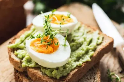 Cinco desayunos antiinflamatorios que deshinchan y sacian