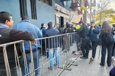 Para la hinchada de Atlético Tucumán, la primera final se jugó en la fila para comprar la entrada