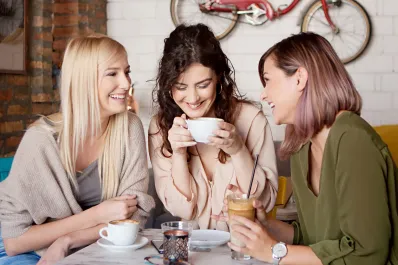 ¿Se puede tener nuevos amigos después de los 30 años?