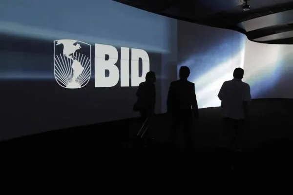 Nueva deuda: se aprobaron más de U$S 1500 millones en créditos del BID y Banco Mundial