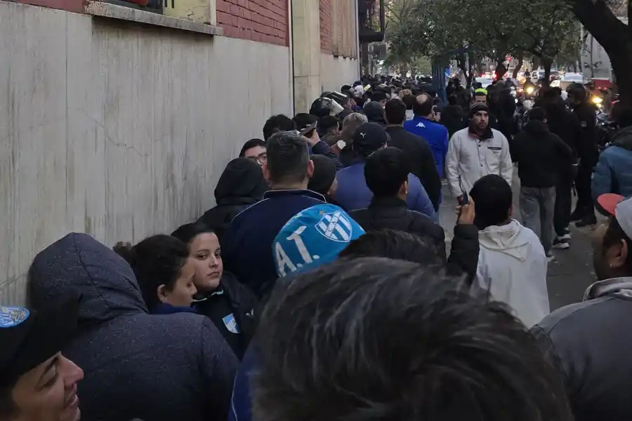 La fila más larga por el amor más grande: la odisea por una entrada para ver a Atlético Tucumán ante Boca