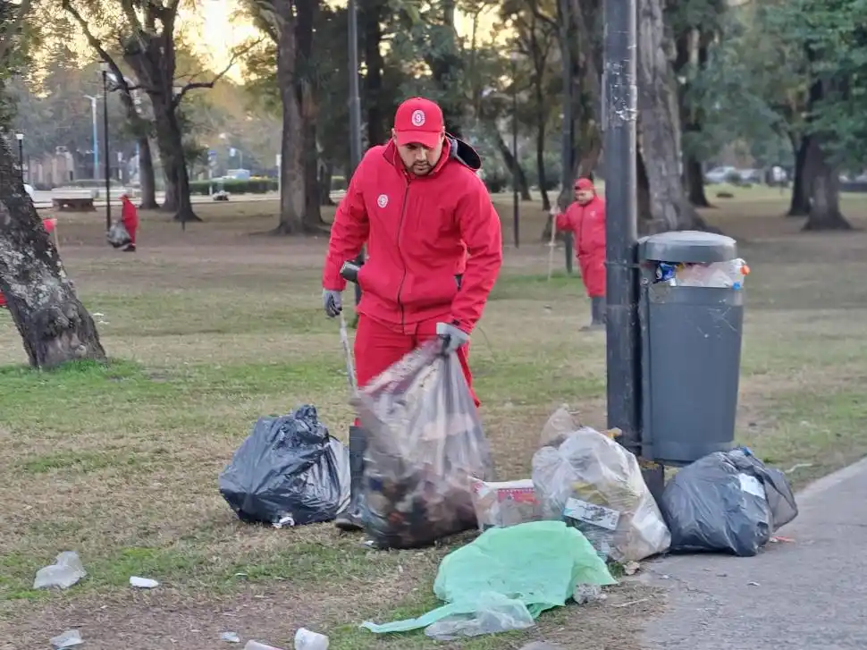 TRABAJO ARDUO. Se recogieron 7.000 kilos de desperdicios.
