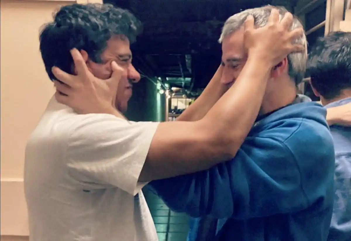 BUENA RELACIÓN. Daniel Hendler le hizo un rápido casting a Prina en el rodaje de la serie 