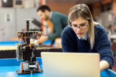 Debate moral: usaron IA en ensayos académicos para engañar a quienes corregían con IA