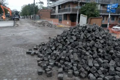 Intervención urbana en Barrio Sur: el plan de infraestructura comenzó con el quite de los tradicionales adoquines