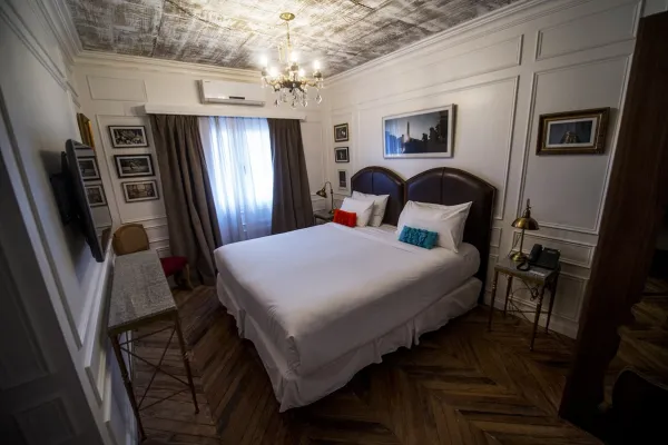 Crisis en la hotelería argentina: se pierden 10 empleos por día y la ocupación no supera el 50% en vacaciones de invierno